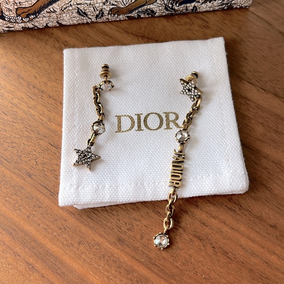 Dior earrings uneven design, can be worn single or a pair. - Picture 2 of 6